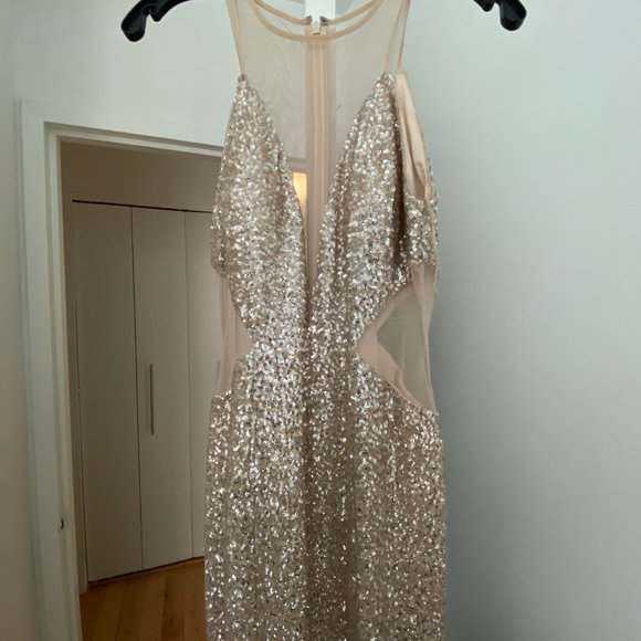 Elegant and classy sequin night gown. Aidan Mattox - Picture 3 of 5